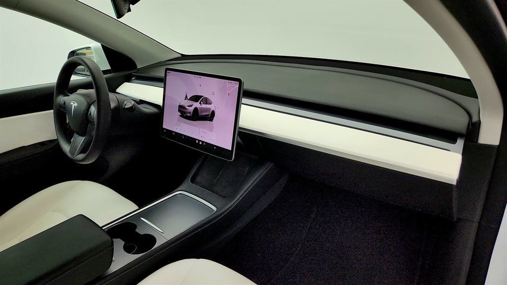Used 2022 Tesla Model Y Performance AWD/4WD image 25