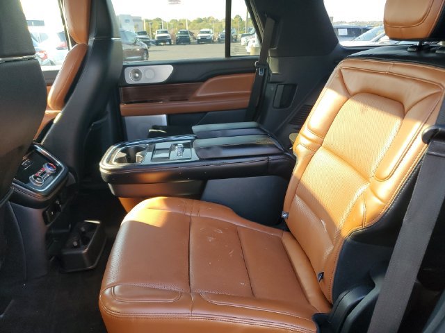 Used 2020 Lincoln Navigator Reserve w/ Equipment Group 208A Reserve AWD/4WD image 13