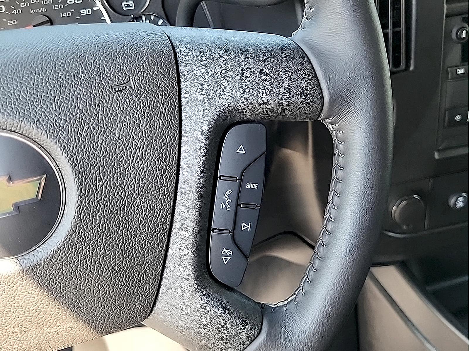 Used 2023 Chevrolet Express 3500 w/ Driver Convenience Package RWD image 18