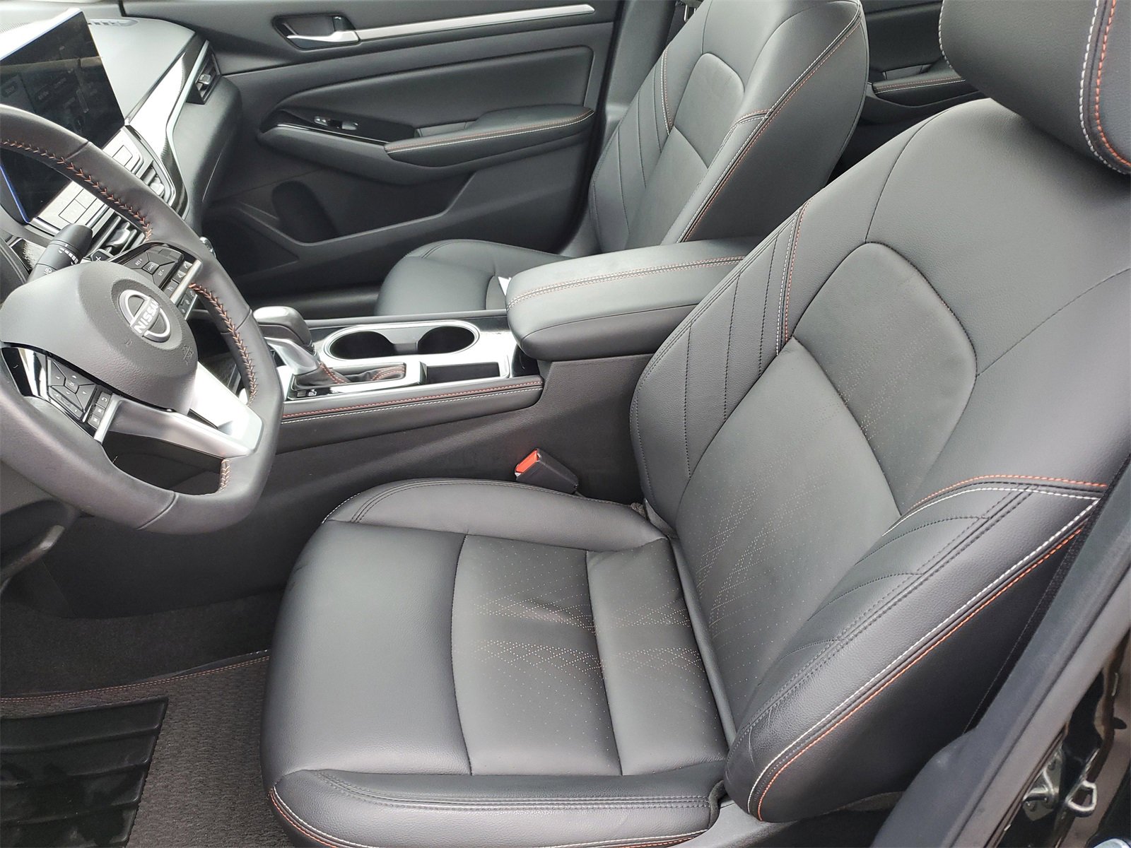 Used 2025 Nissan Altima 2.5 SR w/ SR Premium Package image 17