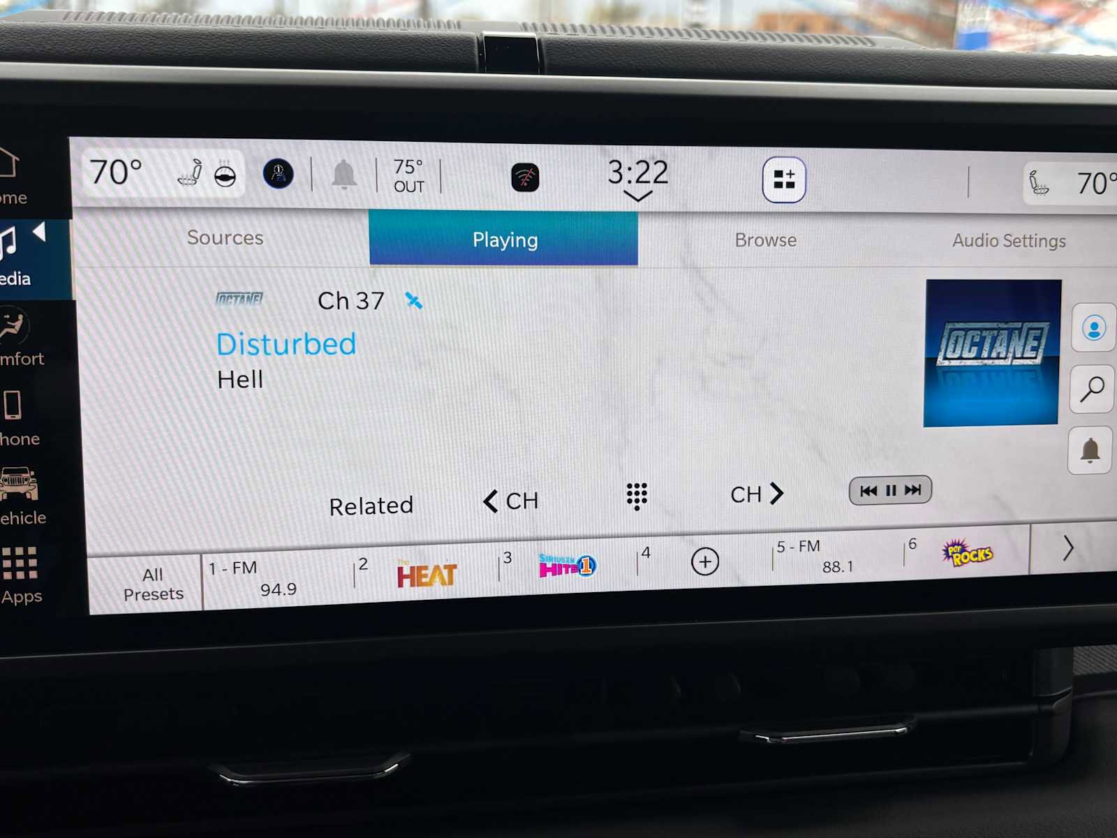 Used 2025 Jeep Wrangler Sahara image 24