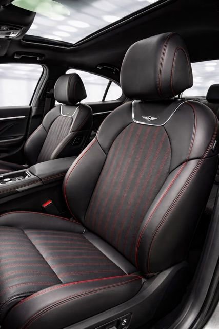 Used 2025 Genesis G70 2.5T w/ Sport Prestige Package image 11