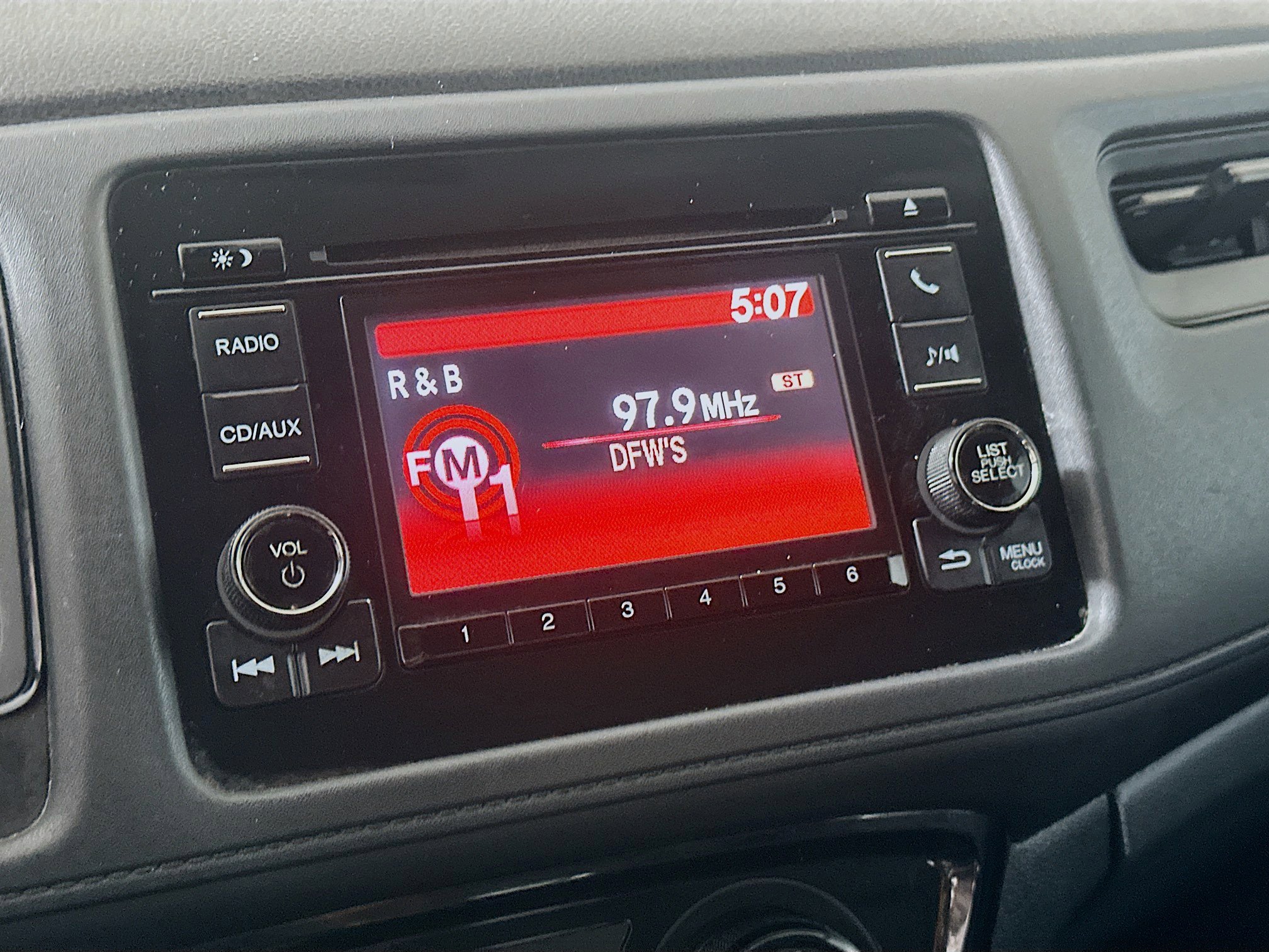 Used 2016 Honda HR-V LX image 19
