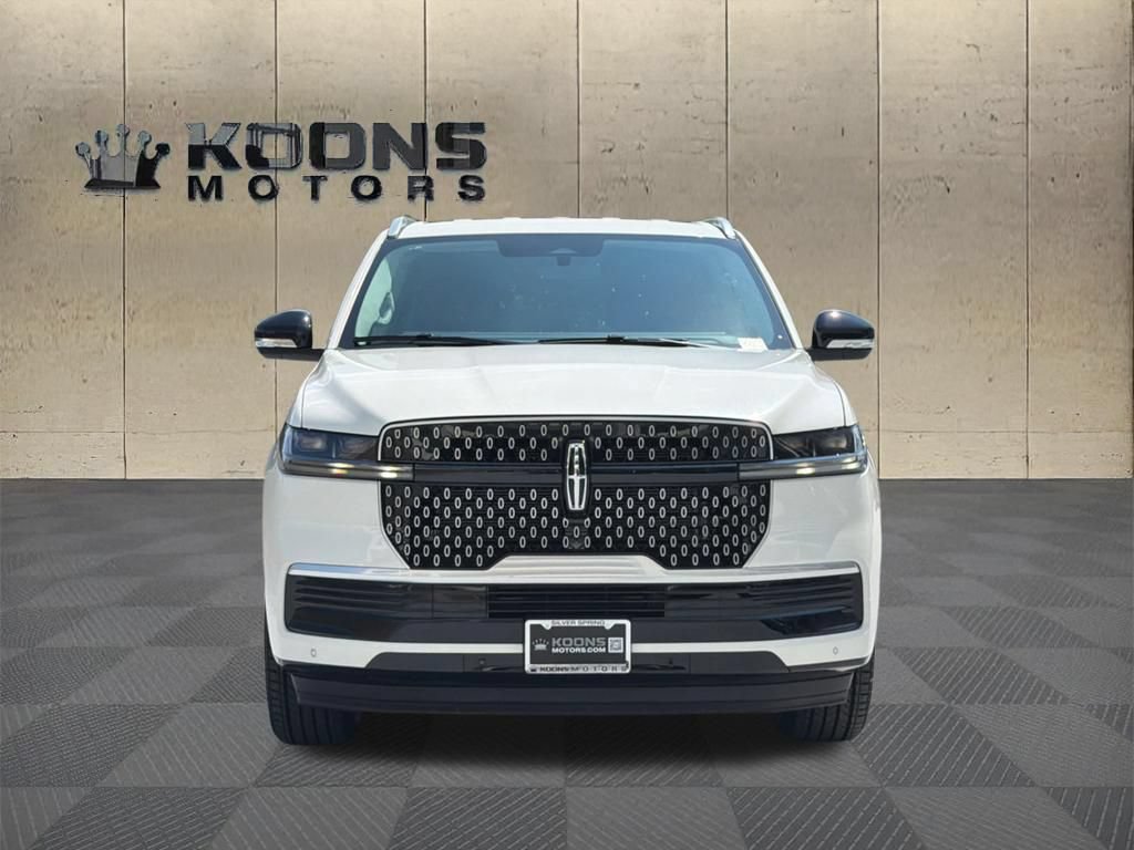 New 2027 Lincoln Navigator L Premier AWD/4WD image 3