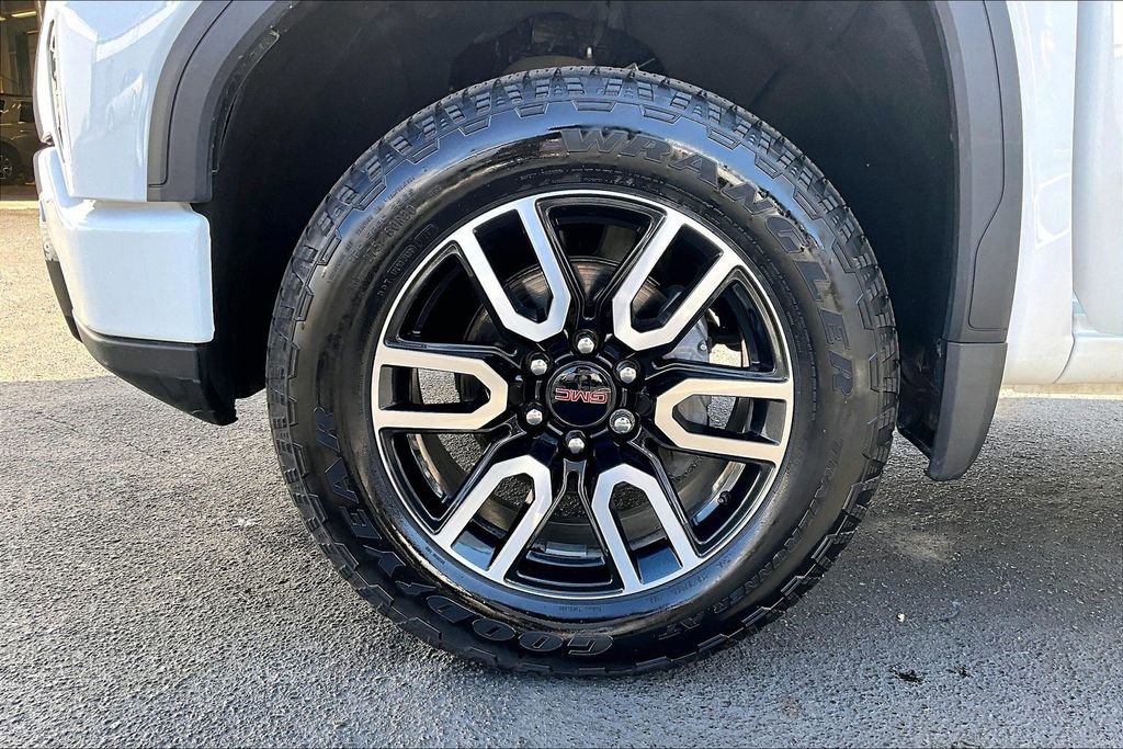 Used 2025 GMC Sierra 1500 AT4 AWD/4WD image 32