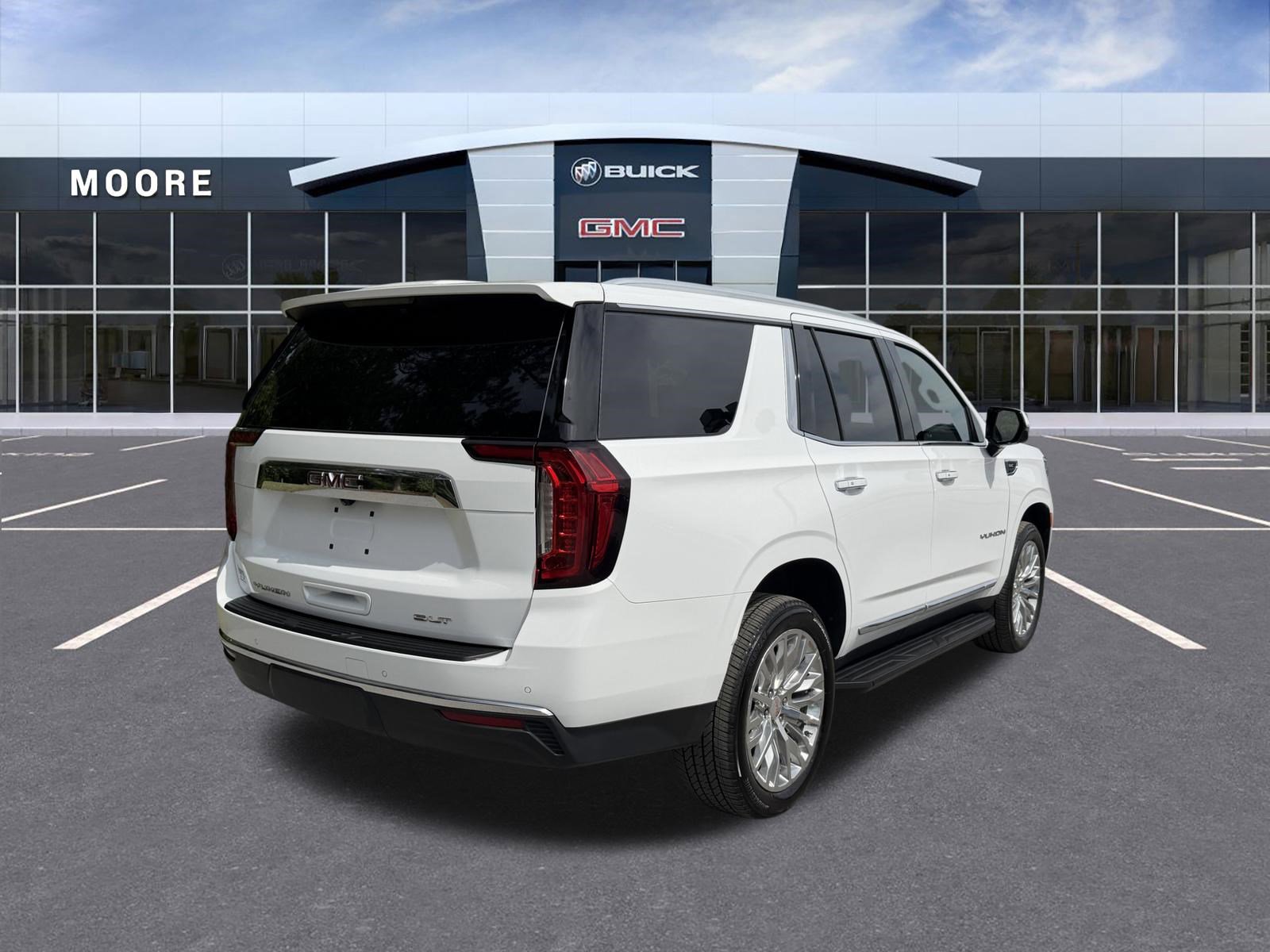 Used 2024 GMC Yukon SLT w/ SLT Luxury Package RWD image 3