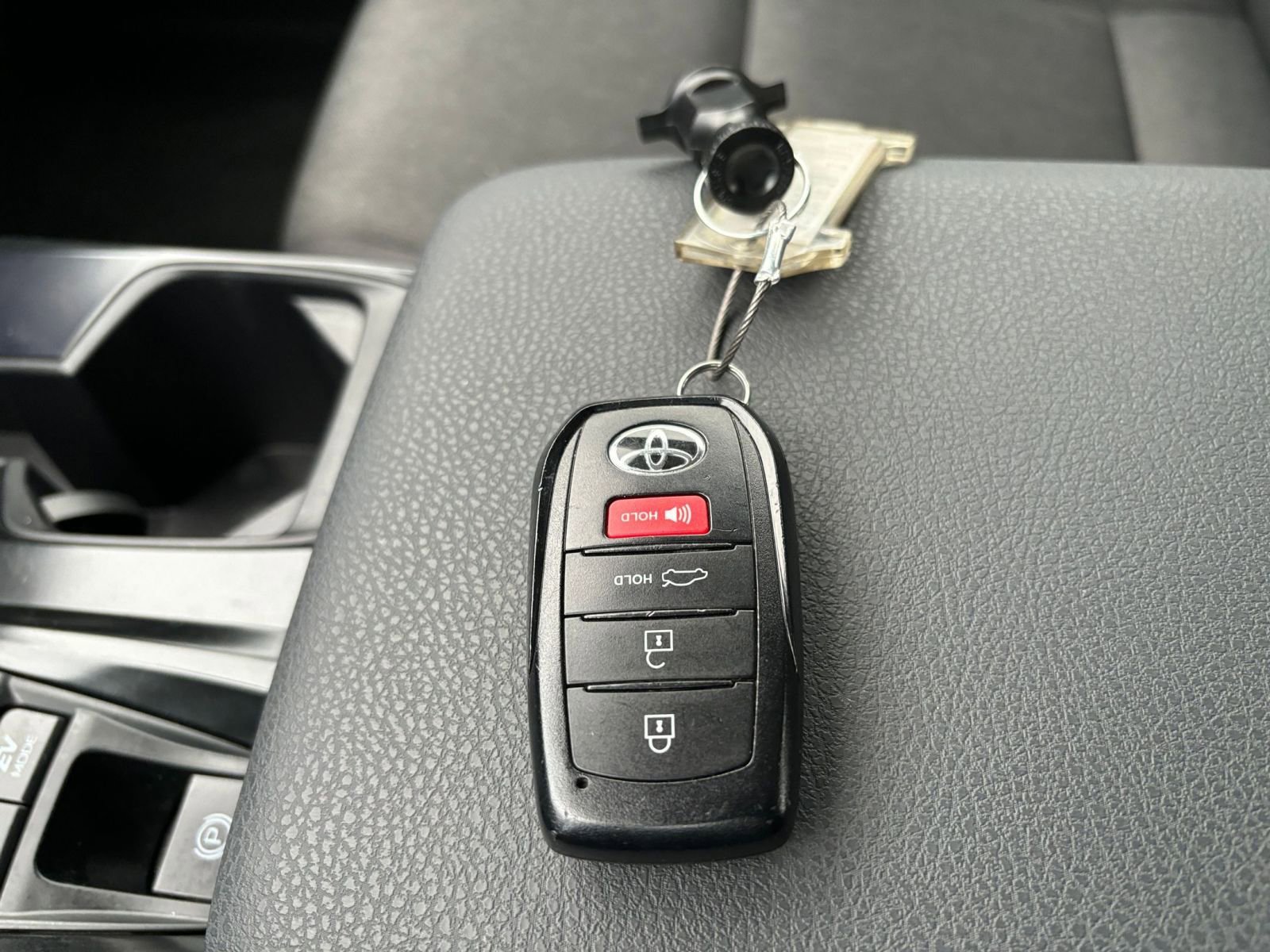 Used 2025 Toyota Camry LE image 22