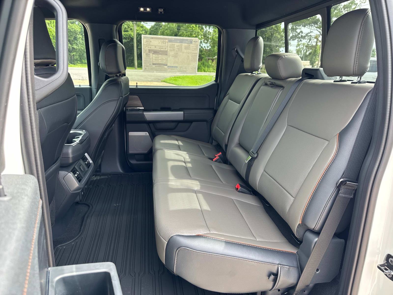 New 2025 Ford F150 Lariat w/ Equipment Group 501A Mid image 7