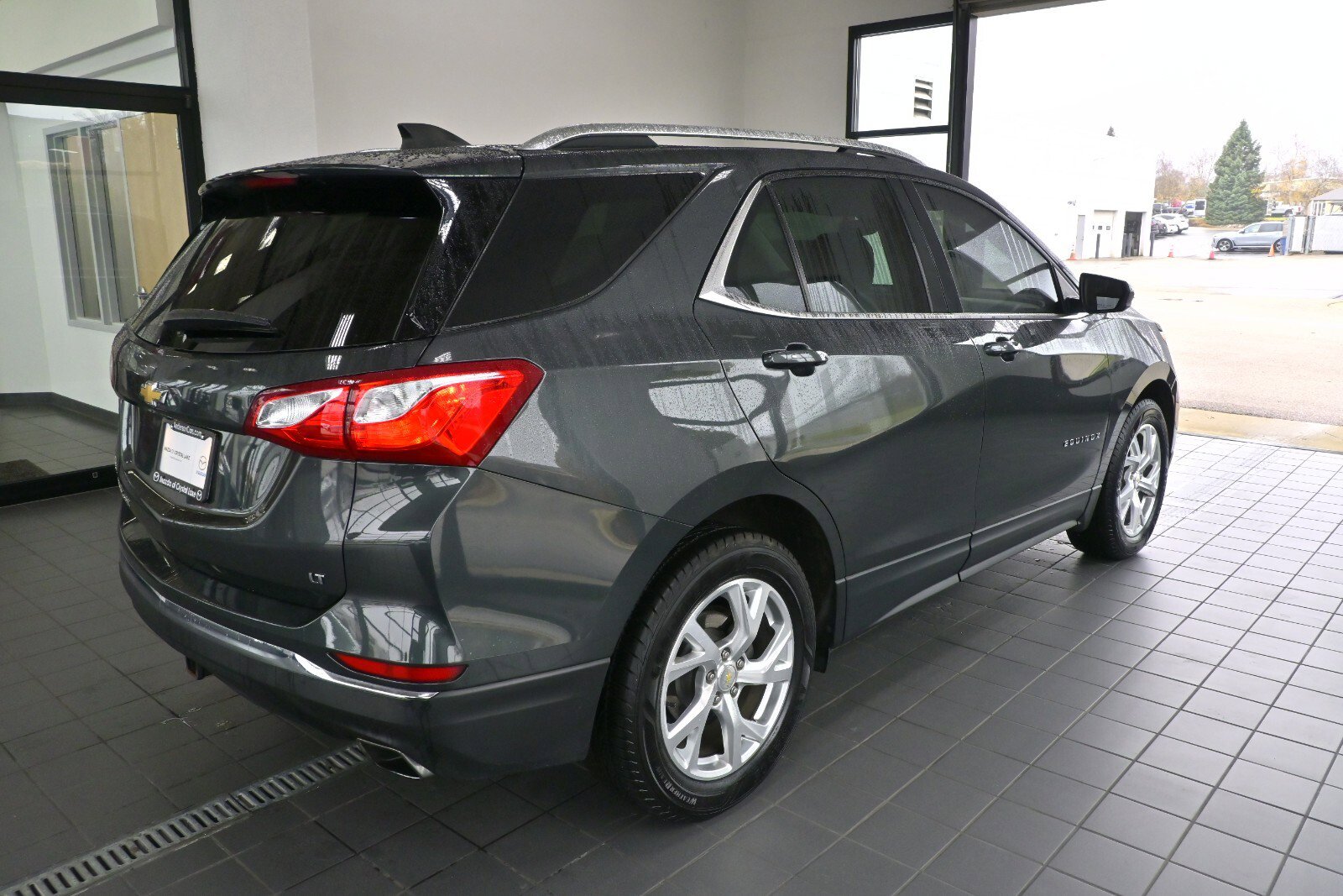 Used 2019 Chevrolet Equinox LT image 2