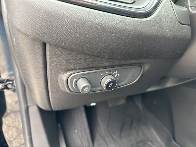 Used 2023 Chevrolet Equinox RS w/ LPO, Floor Liner Package image 17