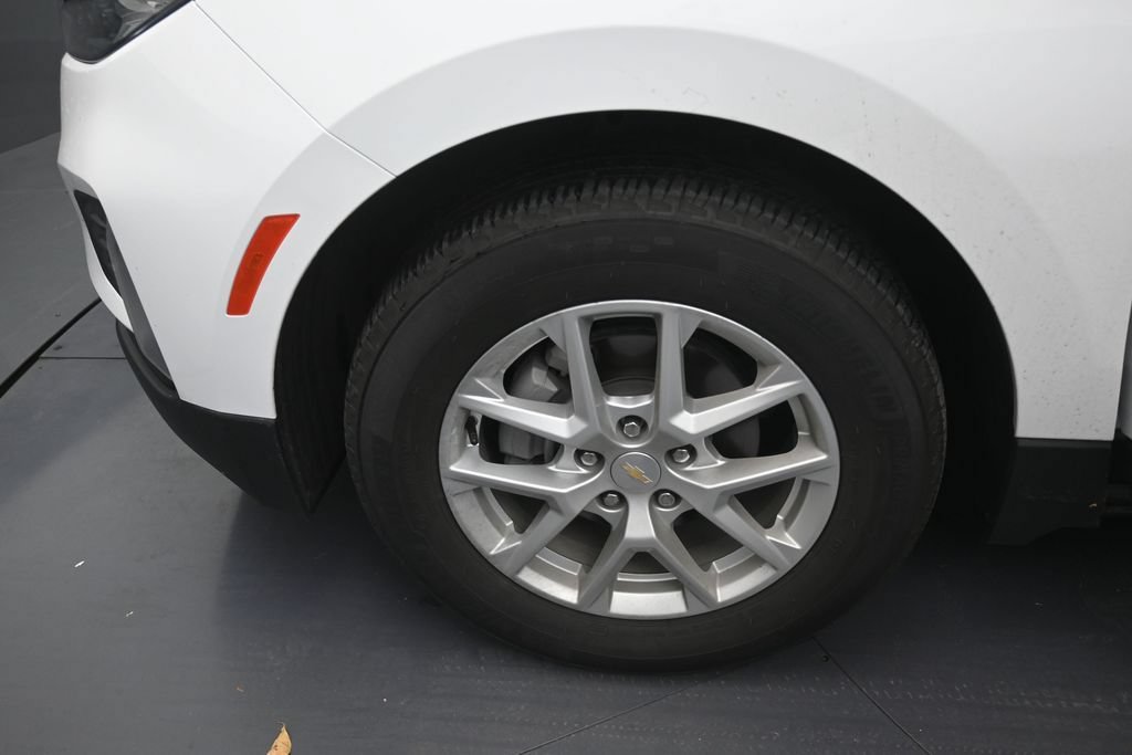 Used 2023 Chevrolet Equinox LT FWD image 11