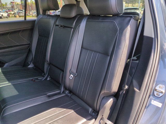 Used 2022 Volkswagen Tiguan SE w/ Panoramic Sunroof Package FWD image 26