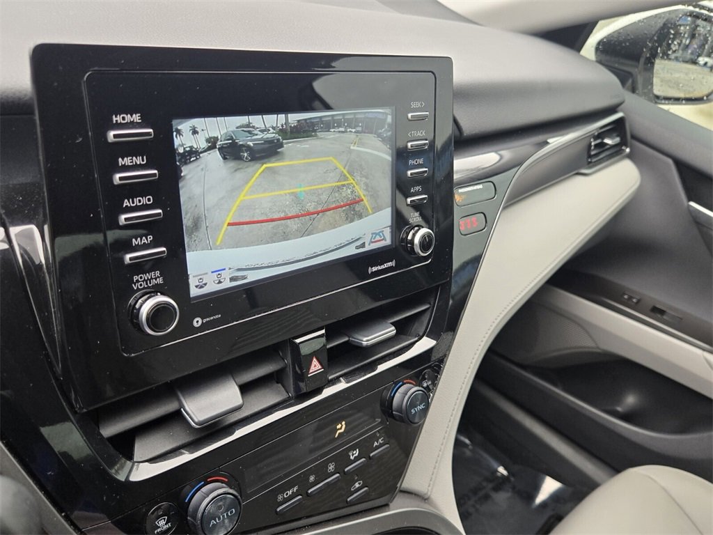 Used 2024 Toyota Camry SE image 20