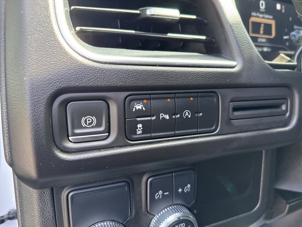 Used 2023 GMC Yukon SLT image 16