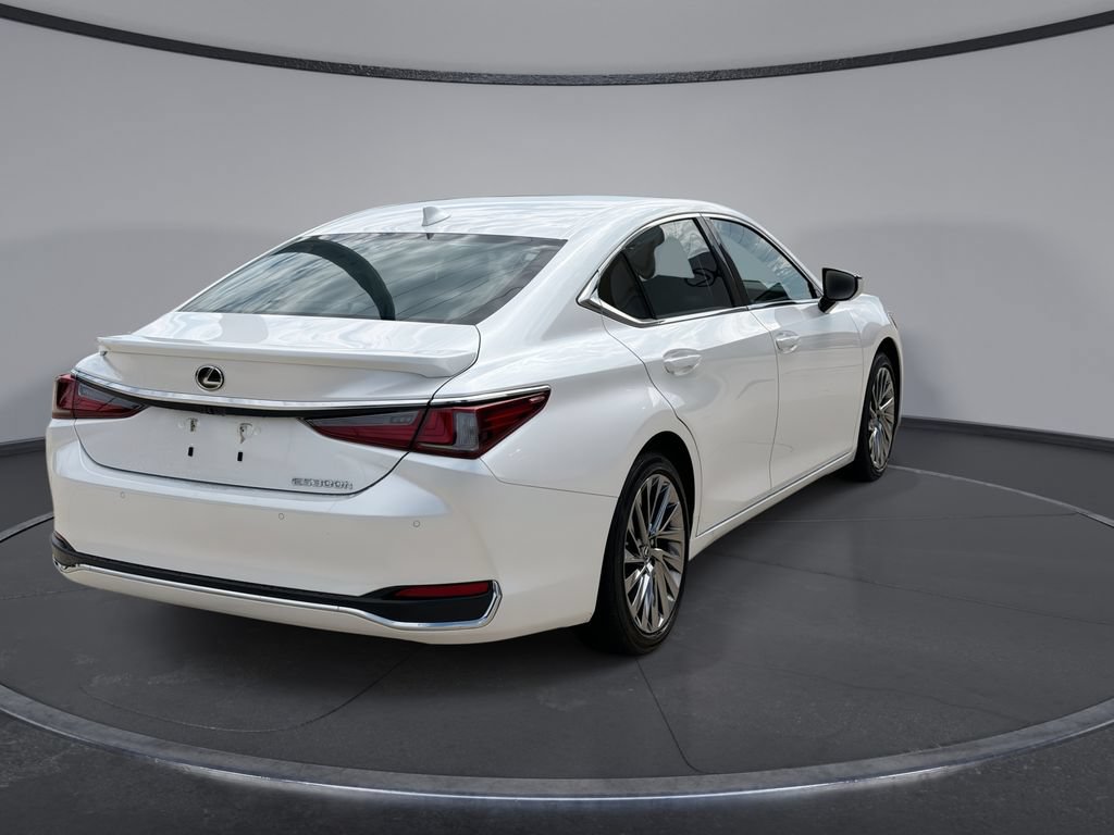Certified 2024 Lexus ES 300h Ultra Luxury w/ Accessory Package (Z2) FWD image 11