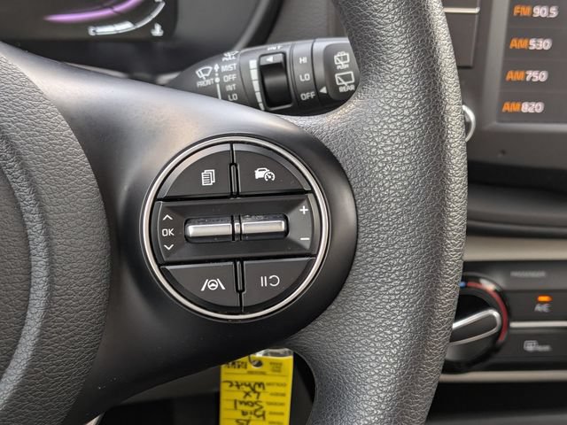 Used 2025 Kia Soul LX w/ LX Technology Package FWD image 24