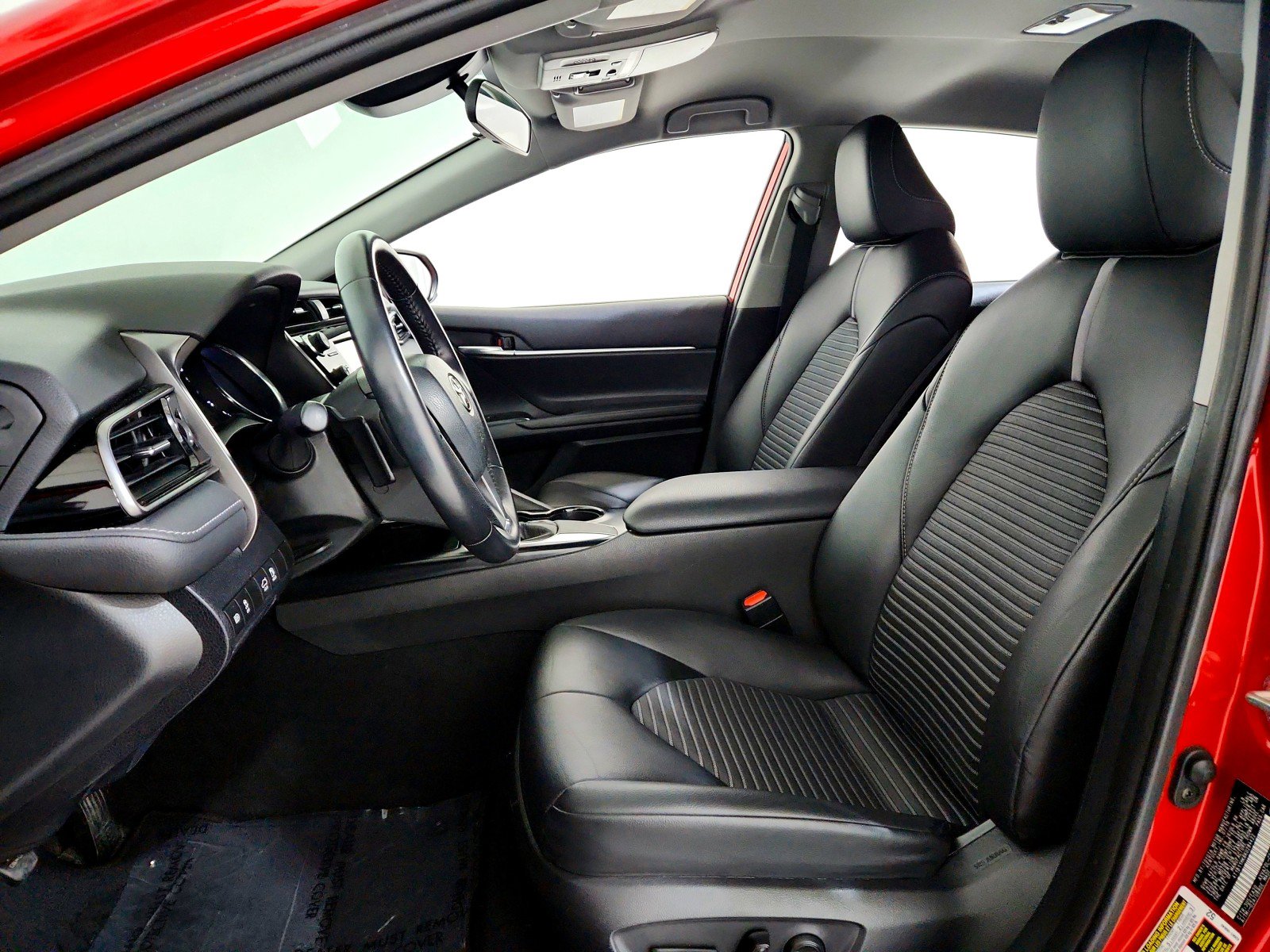 Used 2019 Toyota Camry SE image 9