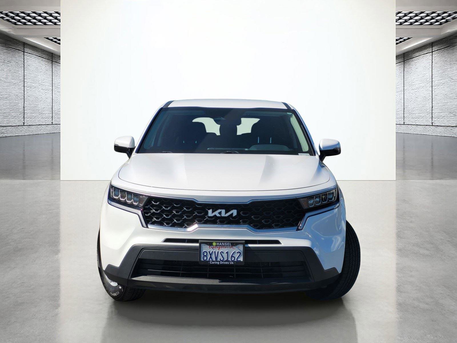 Used 2022 Kia Sorento LX image 2