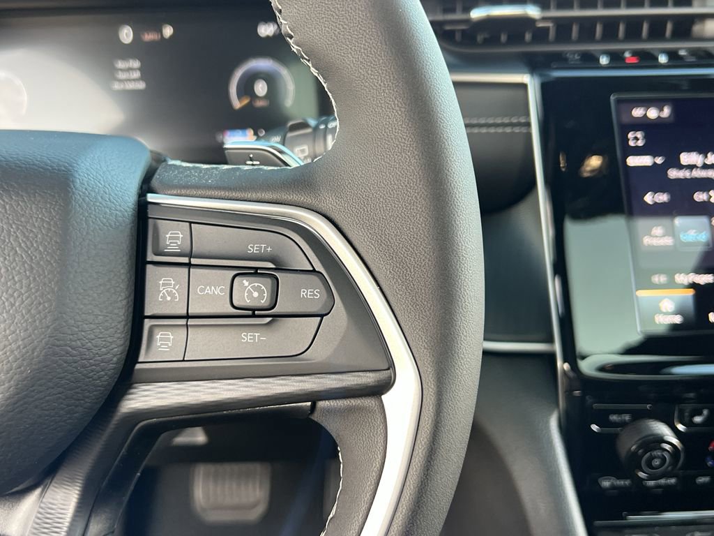 New 2025 Jeep Grand Cherokee Laredo X w/ Luxury Tech Group I image 34