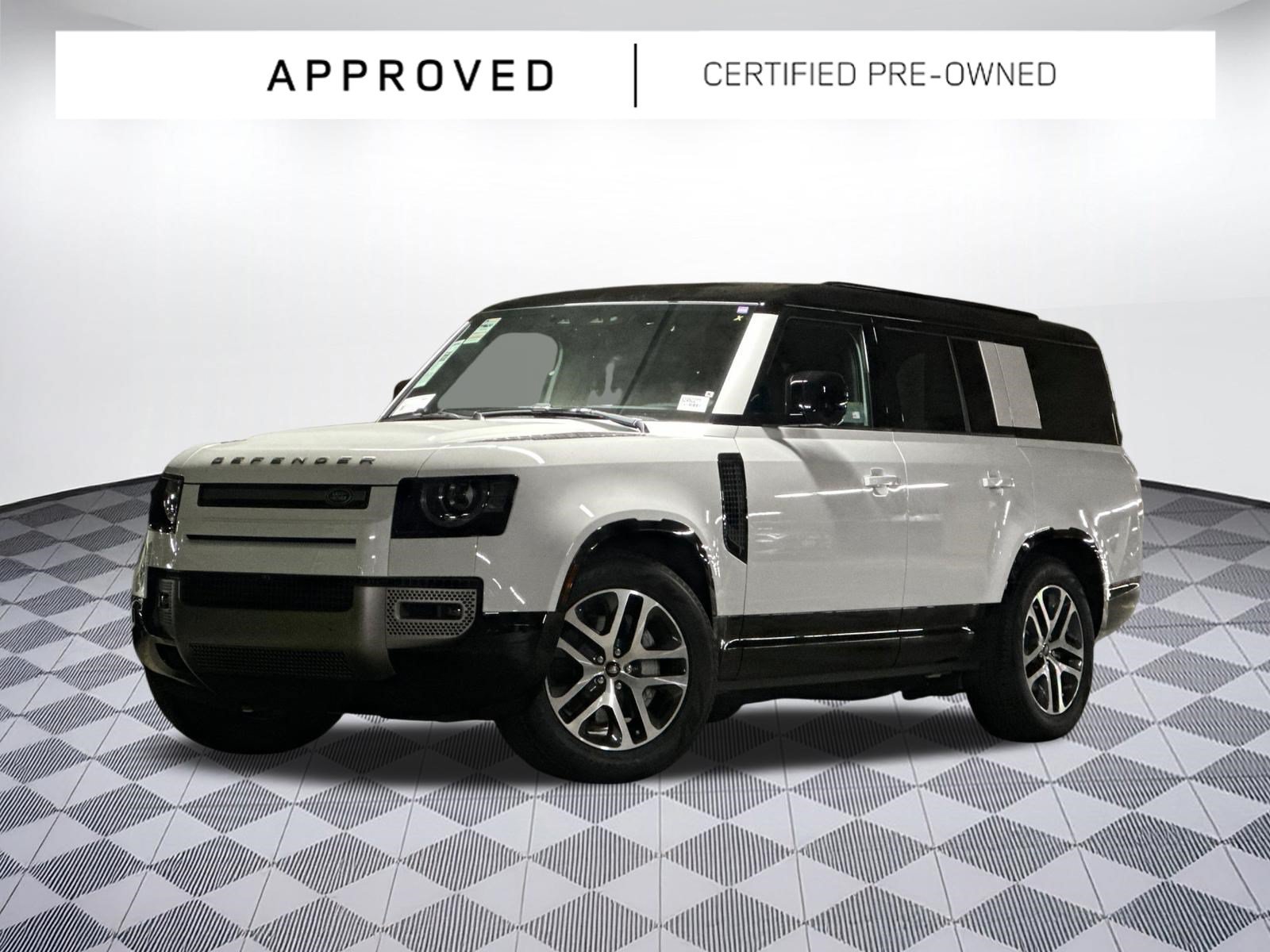 Used 2025 Land Rover Defender 130 X-Dynamic SE AWD/4WD image 1