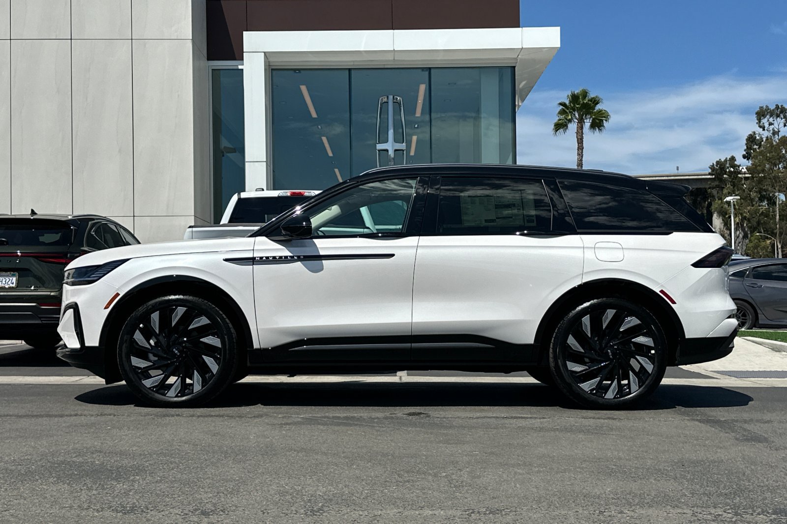 New 2026 Lincoln Nautilus Reserve AWD/4WD image 6