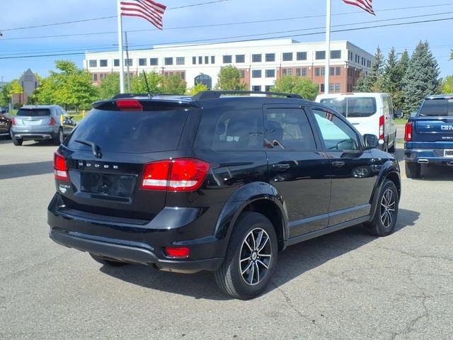 Used 2019 Dodge Journey SE w/ Blacktop Package FWD image 5