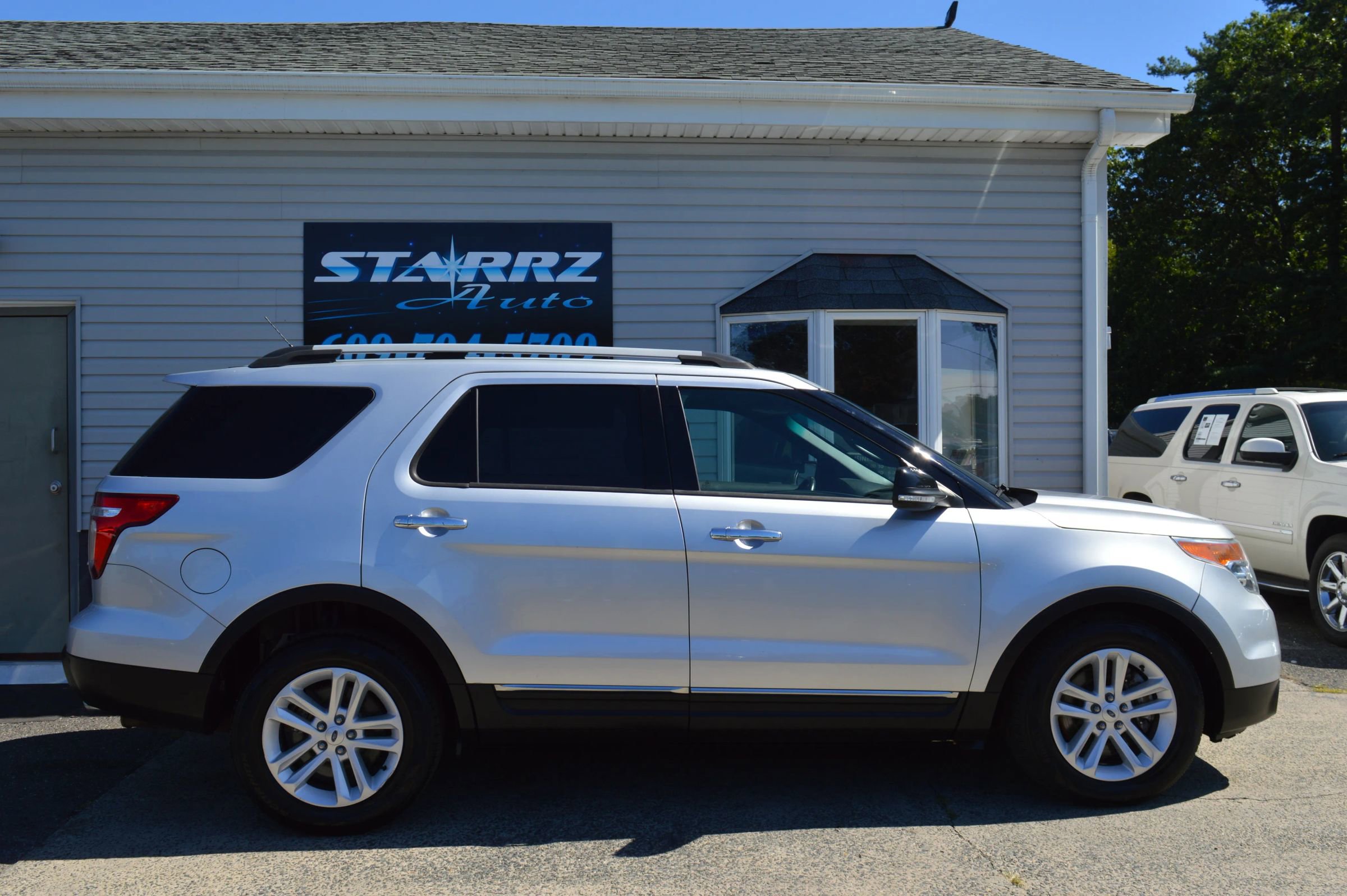 Used 2014 Ford Explorer XLT image 6