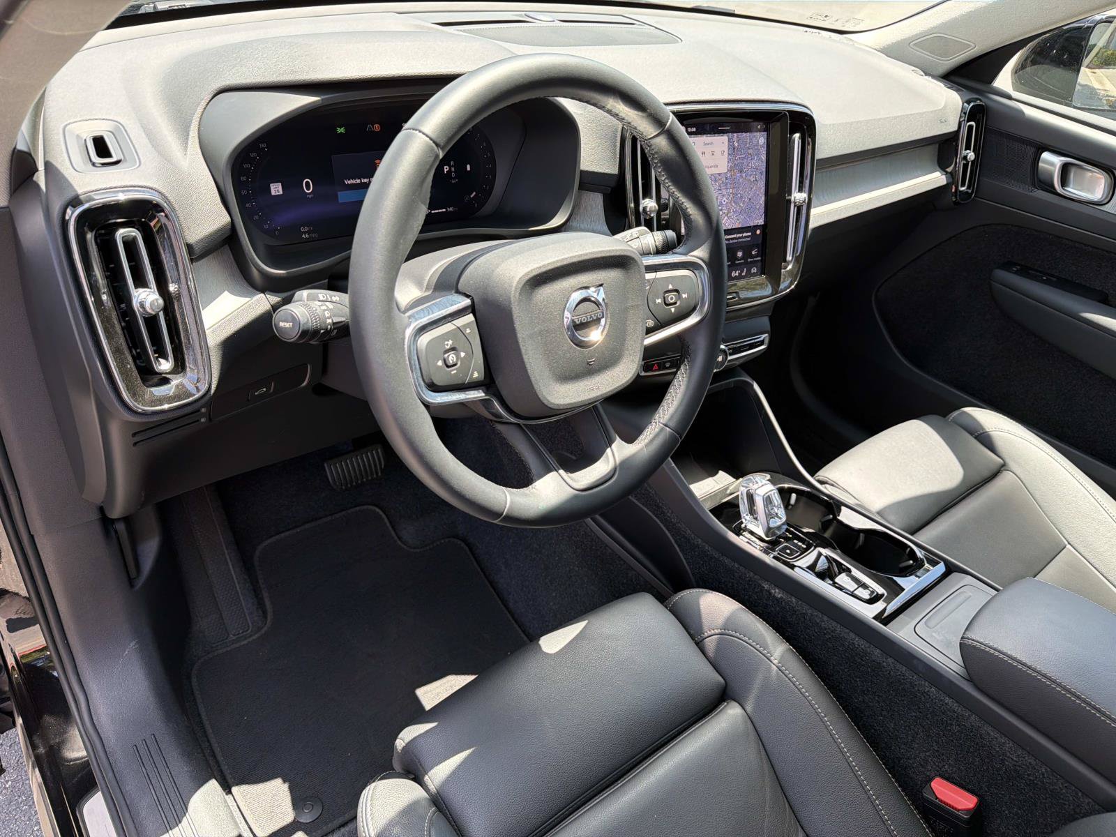 Certified 2026 Volvo XC40 B5 Plus AWD/4WD image 9