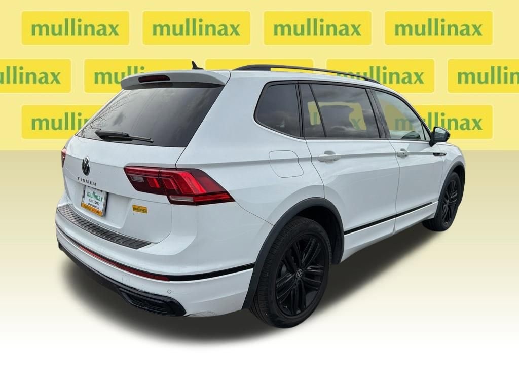 Used 2022 Volkswagen Tiguan SE R-Line image 10