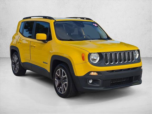 Used 2016 Jeep Renegade Latitude FWD image 3