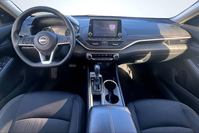 Used 2024 Nissan Altima 2.5 SV image 7