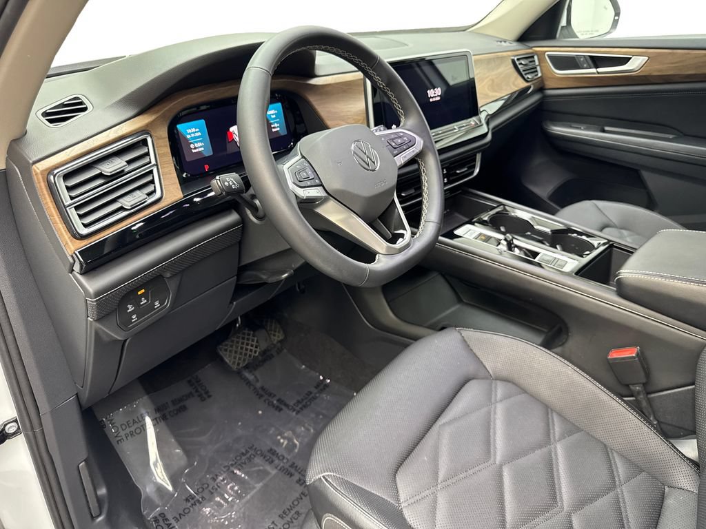 Used 2024 Volkswagen Atlas SE w/ Panoramic Sunroof Package FWD image 54