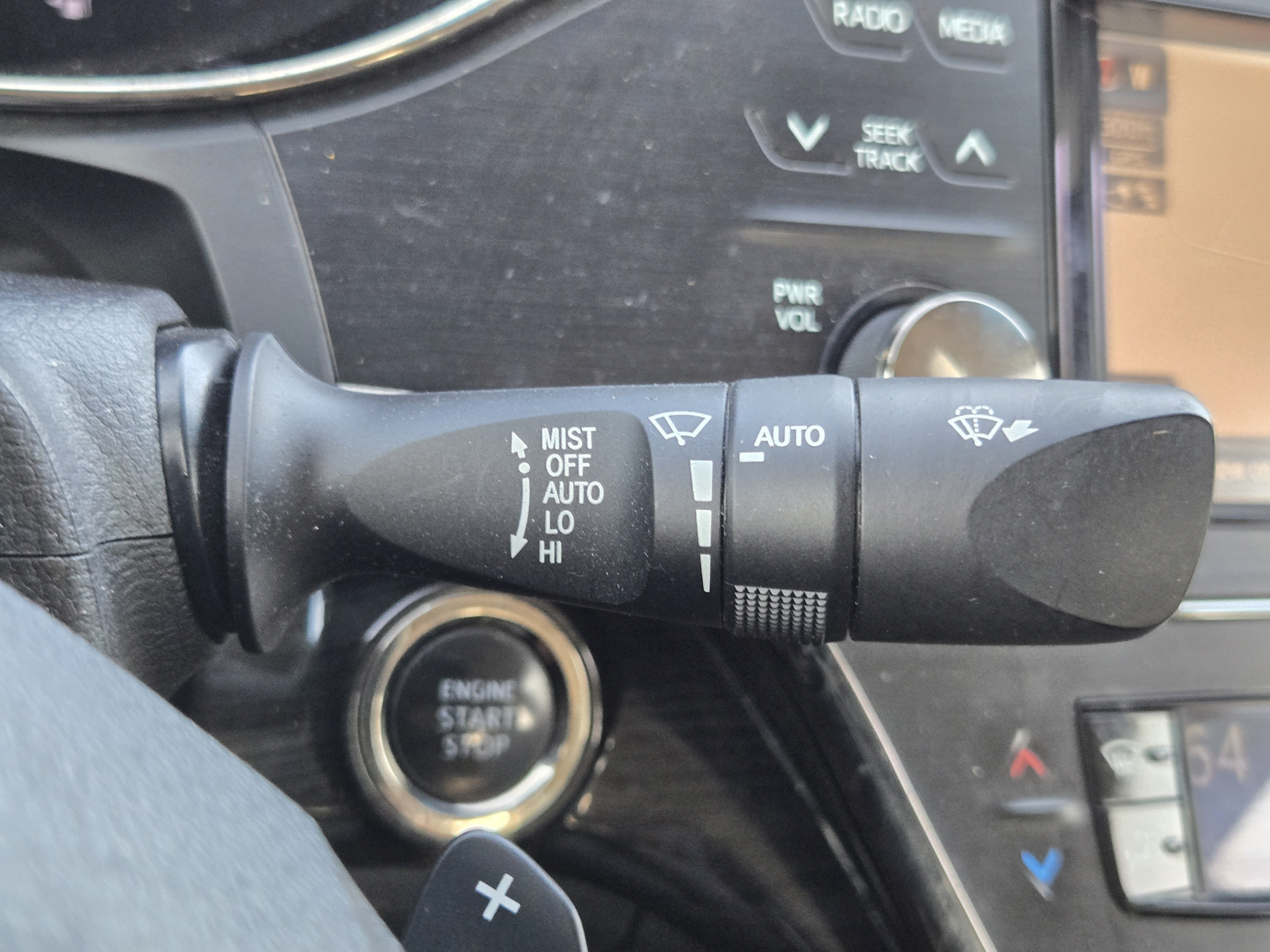 Used 2014 Toyota Avalon Limited w/ Technology Package FWD image 17