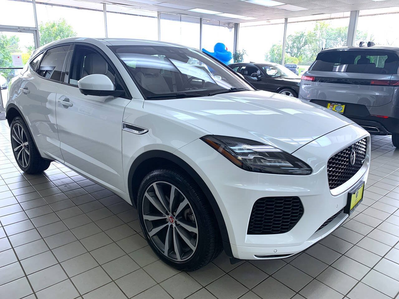 Used 2019 Jaguar E-PACE R-Dynamic HSE AWD/4WD image 4