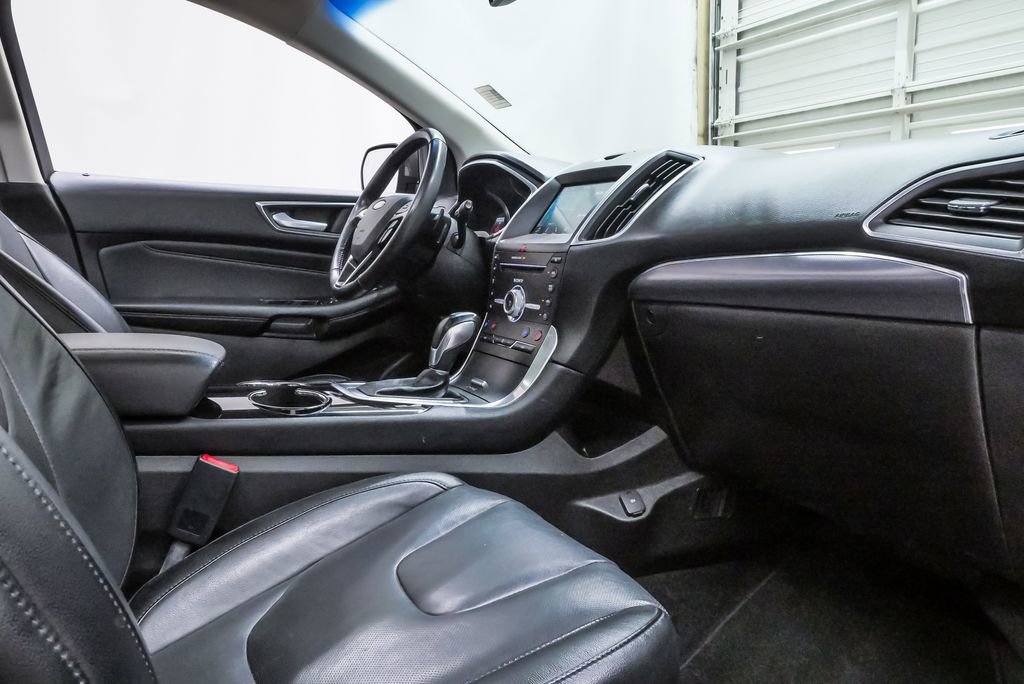 Used 2017 Ford Edge Titanium w/ Equipment Group 301A AWD/4WD image 13