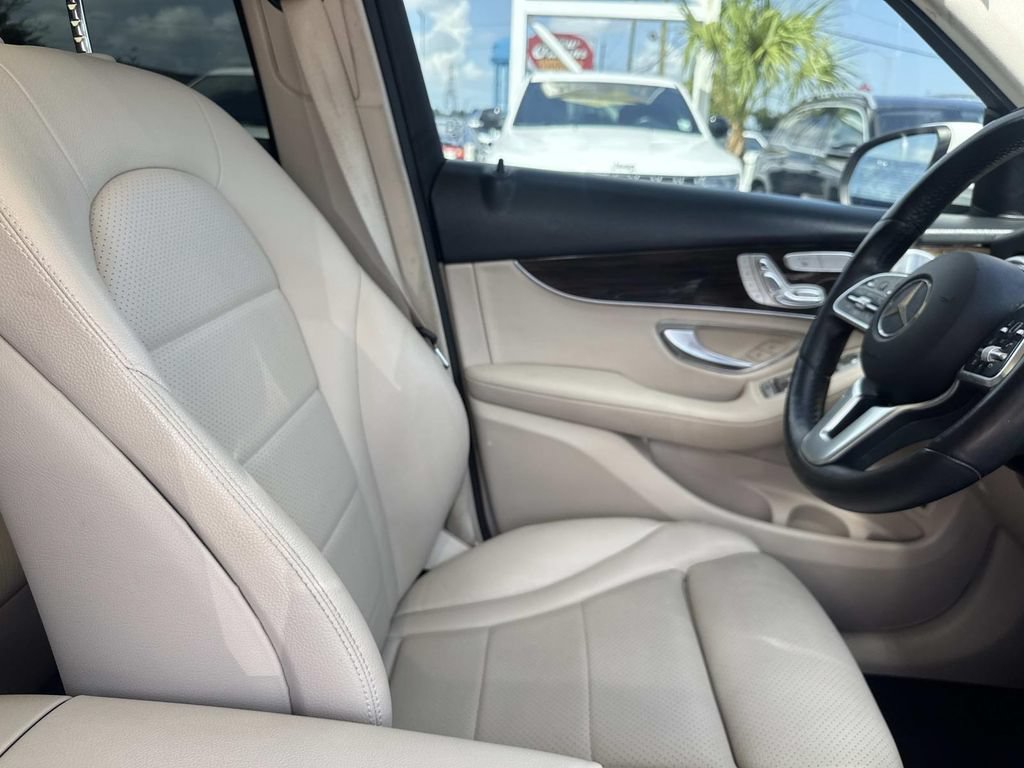 Used 2020 Mercedes-Benz GLC 300 4MATIC w/ Multimedia Package image 13