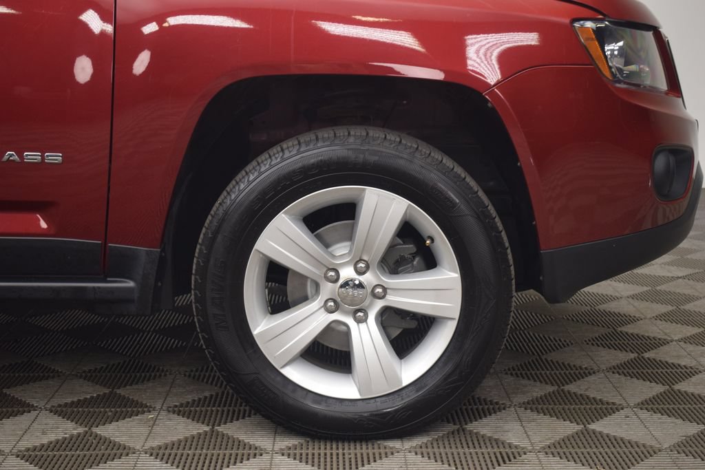 Used 2017 Jeep Compass Latitude AWD/4WD image 23