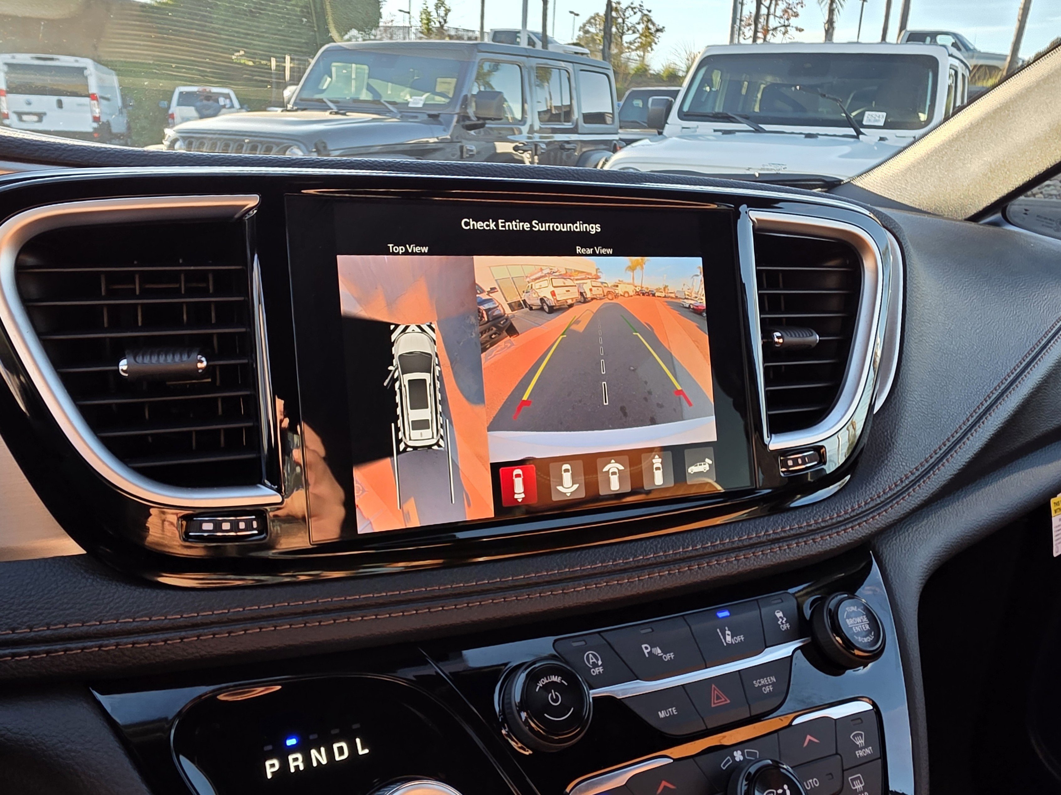 New 2026 Chrysler Pacifica Pinnacle image 17