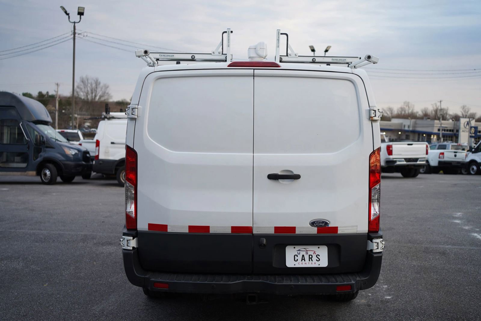 Used 2016 Ford Transit 250 130 Low Roof RWD image 5