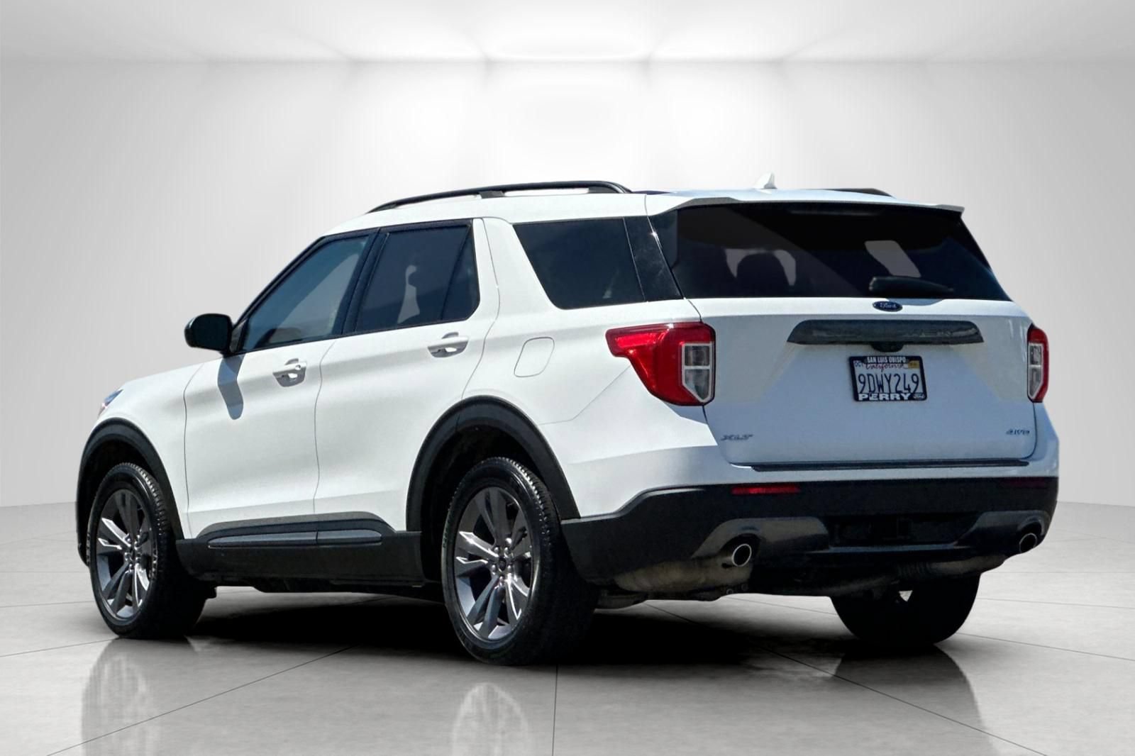 Used 2022 Ford Explorer XLT w/ Equipment Group 202A AWD/4WD image 5