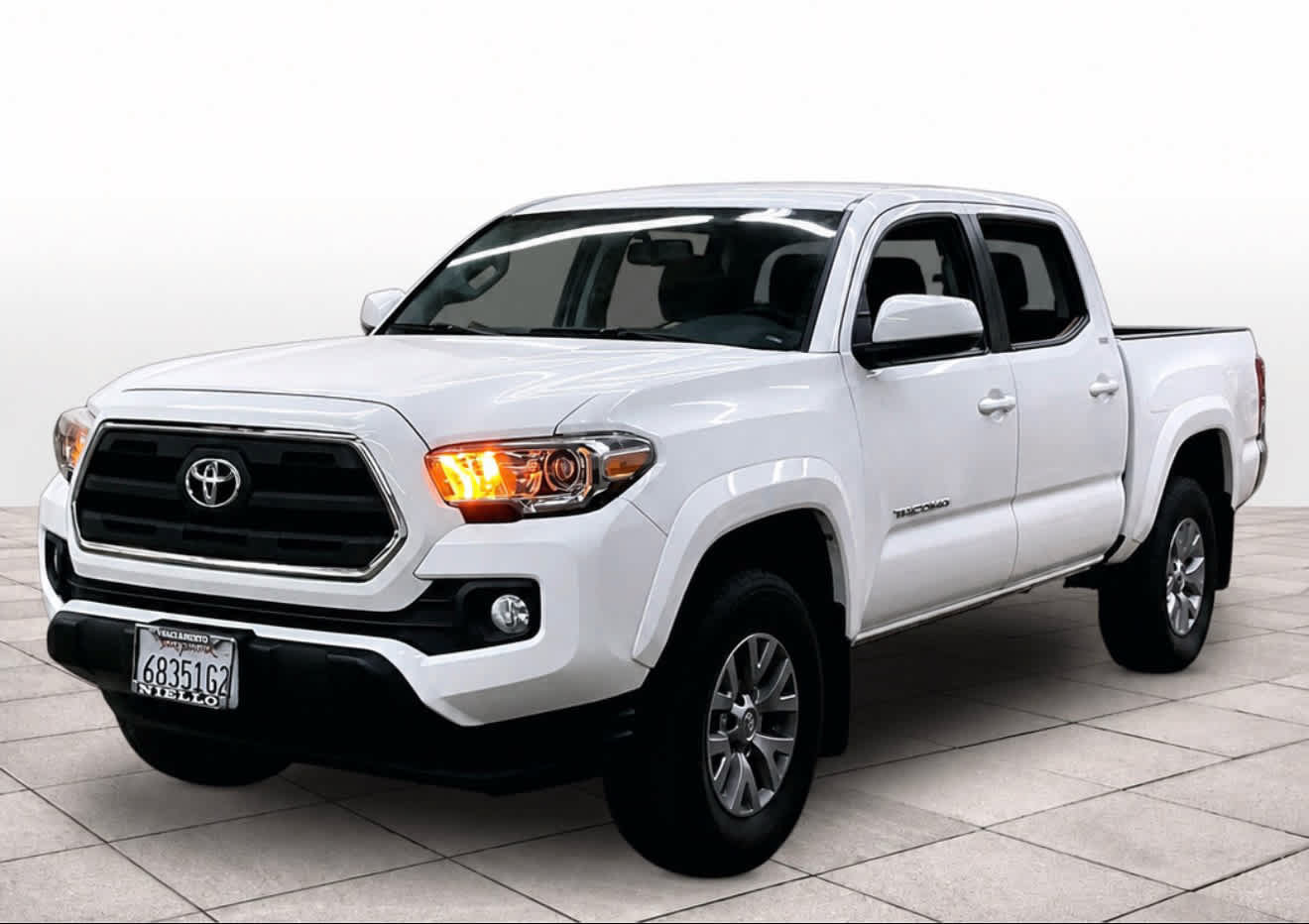 Used 2017 Toyota Tacoma SR5 w/ Tow Package RWD video 1