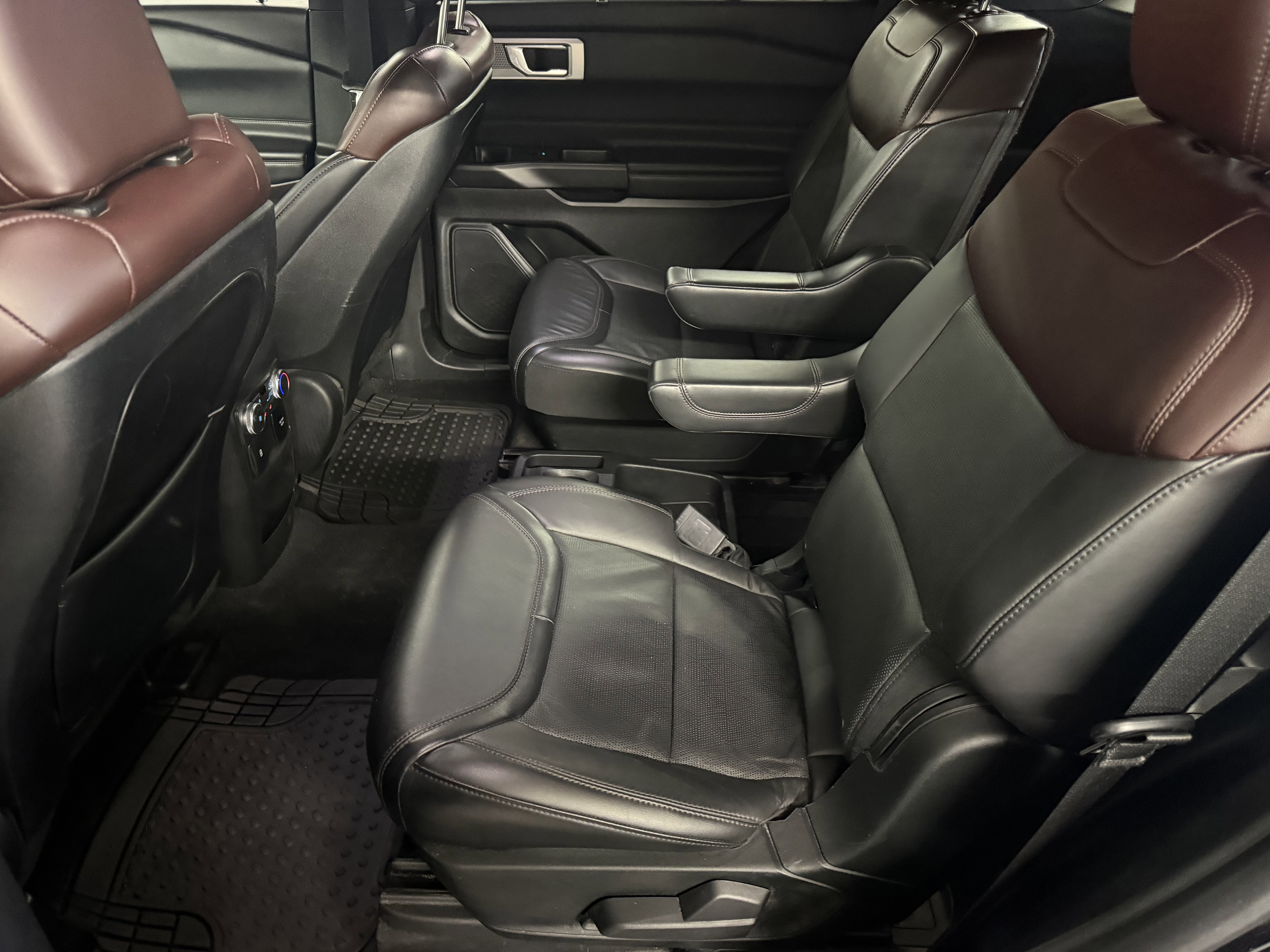 Used 2020 Ford Explorer Platinum AWD/4WD image 23