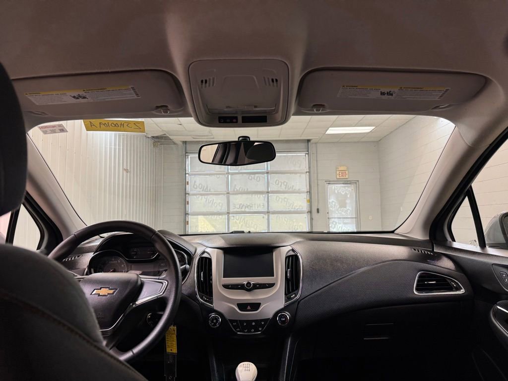 Used 2017 Chevrolet Cruze LS FWD image 19