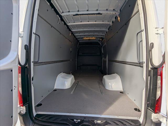 New 2025 Mercedes-Benz Sprinter 4500 image 14