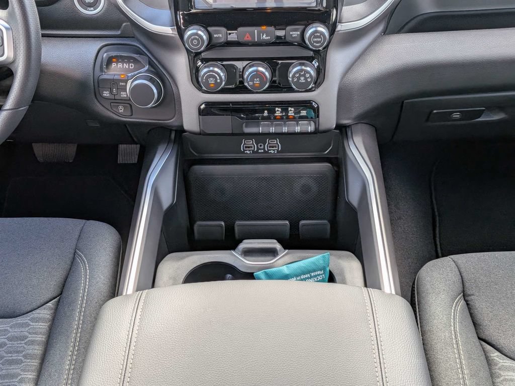 New 2026 RAM 1500 Express AWD/4WD image 19