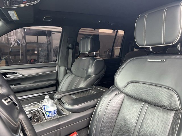 Used 2023 Jeep Grand Wagoneer Series II image 13