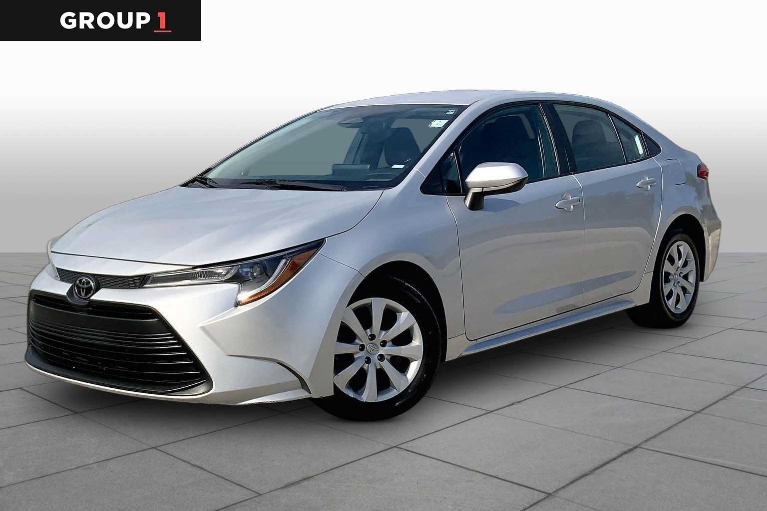 Used 2024 Toyota Corolla LE FWD image 1