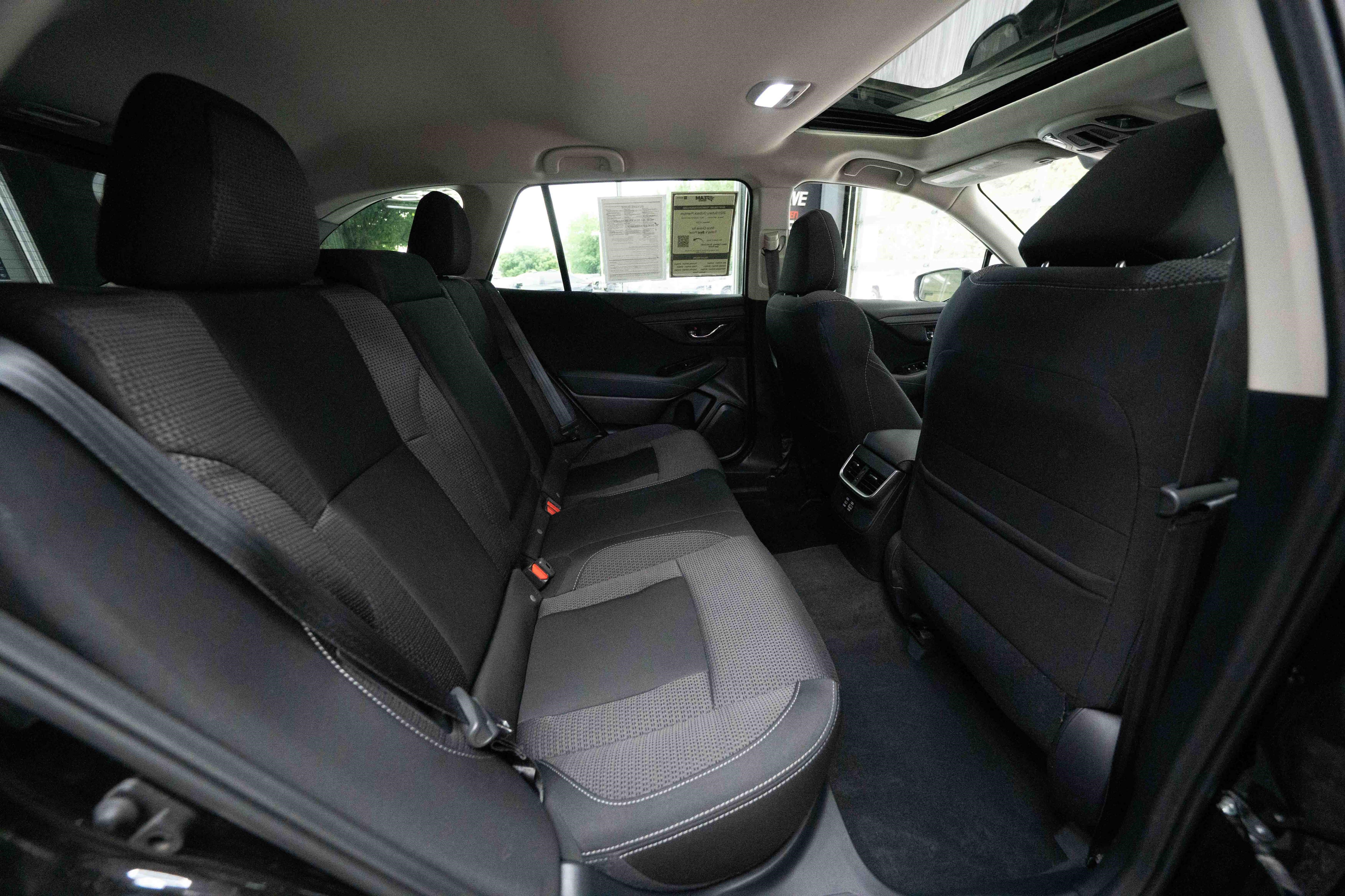 Used 2023 Subaru Outback Premium AWD/4WD image 25