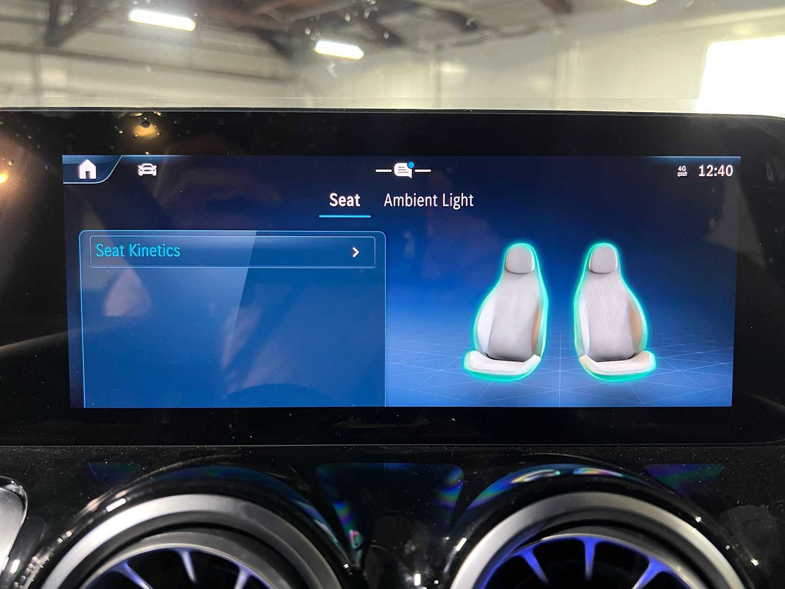 Used 2025 Mercedes-Benz GLB 250 4MATIC image 25