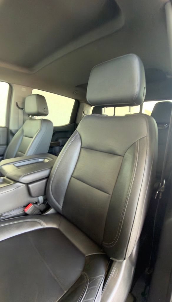 Used 2020 Chevrolet Silverado 1500 LT w/ All-Star Edition AWD/4WD image 2